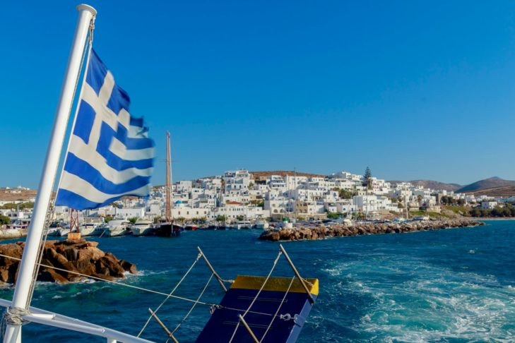 Quando se fala nos destinos mais visitados na Grécia, é muito provável que o nome de Santorini apareça em primeiro lugar. Mas, mais recentemente, um outro paraíso grego vem chamando a atenção dos turistas. Reprodução: Flipar