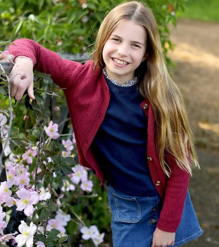 Princesa Charlotte de Cambridge - Filha do príncipe William e da princesa Kate Middleton, Charlotte é a quarta na linha de sucessão ao trono britânico. Com apenas nove anos, a jovem princesa já participa de eventos da família real e é uma das figuras mais queridas da monarquia britânica, sendo destaque nas aparições públicas. Reprodução: Flipar