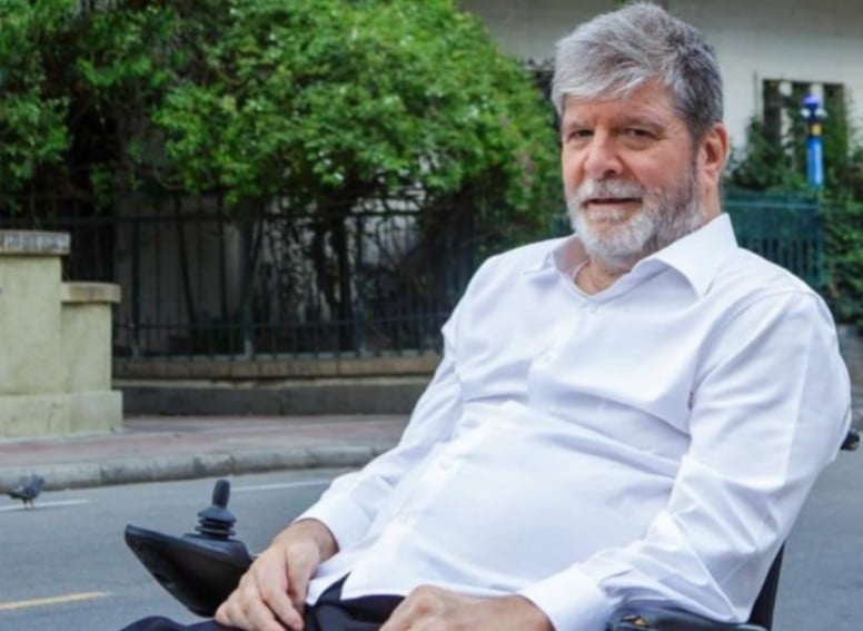 O âncora do Jornal Nacional declarou que ele e o escritor cursaram a Escola de Comunicação e Artes (ECA), da USP, no início da década de 1980. “Frequentei a casa do Marcelo para fazer trabalhos de faculdade”, contou Bonner.

 Reprodução: Flipar