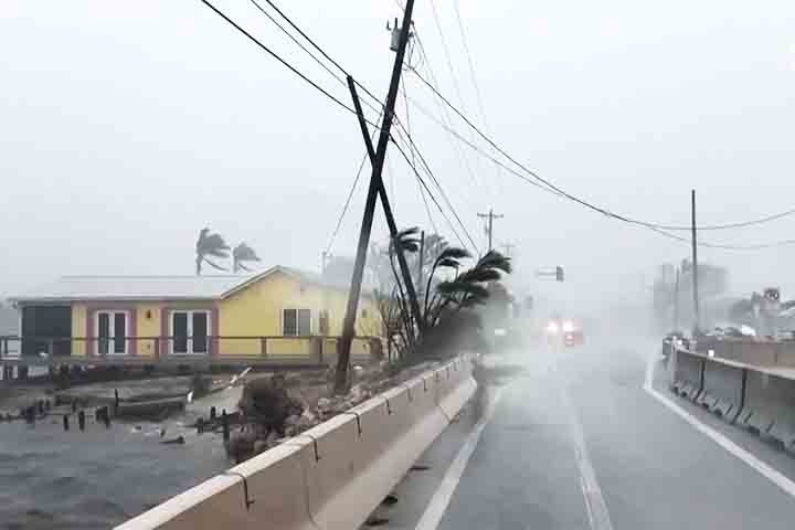 A força da tempestade deixou mais  de 3 milhões de pessoas sem energia elétrica, além de ter provocado inundações, quedas de árvores e destruição de casas e outras construções.
 Reprodução: Flipar