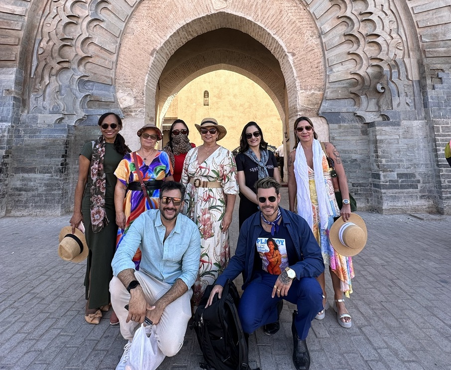 Vitor Vianna e Franklin David com grupo que viajou ao Marrocos
