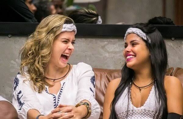 Munik e Ana Paula Renault eram aliadas no ‘BBB 16’ e a favorita para o prêmio era a loira que já tinha retornado de um paredão falso. Porém, Renault foi expulsa por agressão e os fãs dela se juntaram para entregar o prêmio à goiana. Na web, alguns internautas defendem que Ana Paula é a ‘vencedora moral’ e que Munik só ganhou por conta da expulsão.  Reproduçao TV Globo