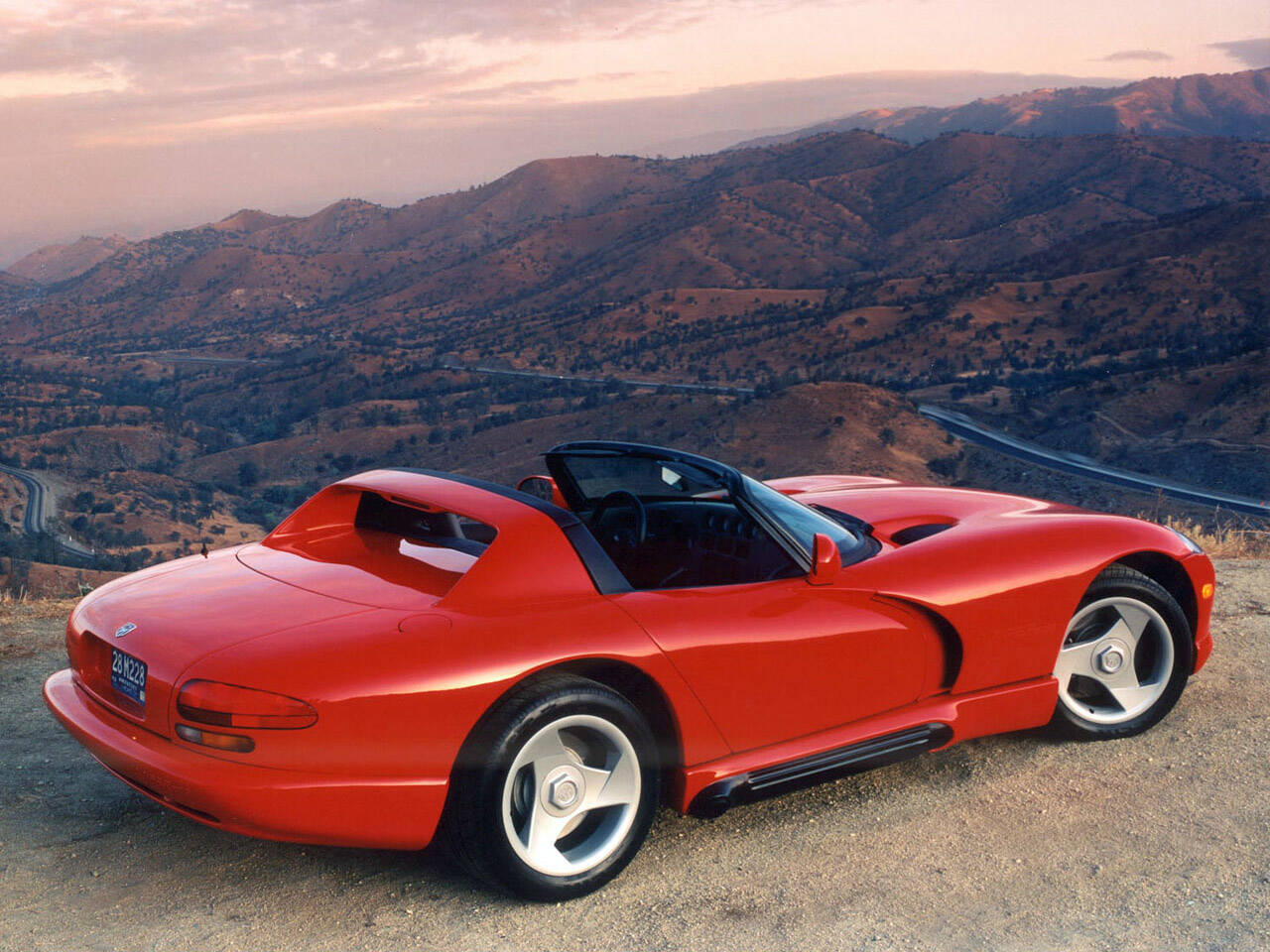 Dodge Viper 1992. Foto: Divulgação