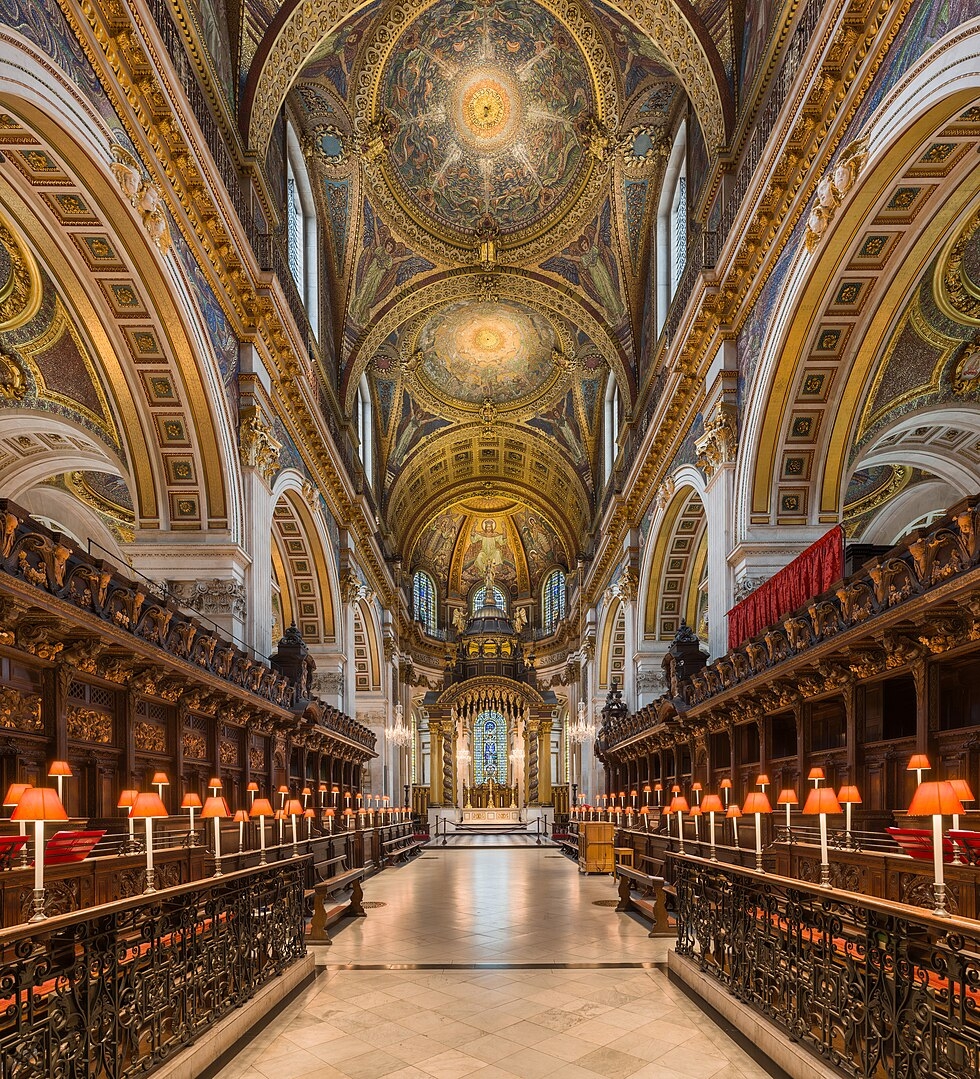 Considerada uma das obras-primas da arquitetura europeia, a Catedral de Saint Paul foi projetada por Christopher Wren e se tornou um um dos principais pontos turísticos de Londres, recebendo grandes casamentos, como o do príncipe Charles com Lady Di em 1981. Reprodução: Flipar