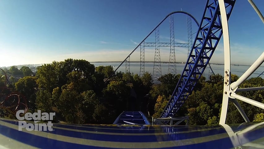 Millenium Force - EUA - Fica em Cedar Point, no estado de Ohio.  Reprodução: Flipar