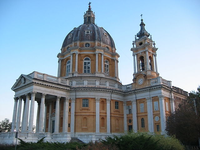 Basília Superga - Turim - Construída entre 1717 e 1731, no topo da colina de Superga. Foi encomendada por um nobre, em memória à vitória sobre tropas francesas que cercaram a colina em 1706.  Reprodução: Flipar