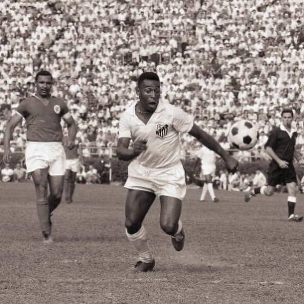 Vasco oferece título de sócio honorário a Pelé: Se declara