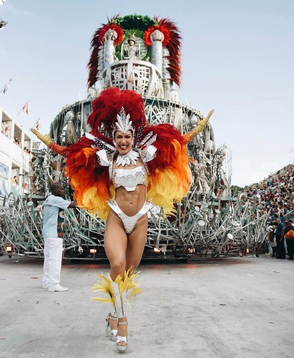 Lore Improta desfilando pela Viradouro, no Desfile das Campeãs Reprodução/Instagram - 19.02.2024