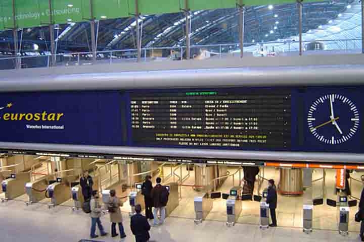 A Eurostar conecta passageiros de estações de Londres, na Inglaterra, para Paris, na França, e Bruxelas, na Bélgica. 
 Reprodução: Flipar