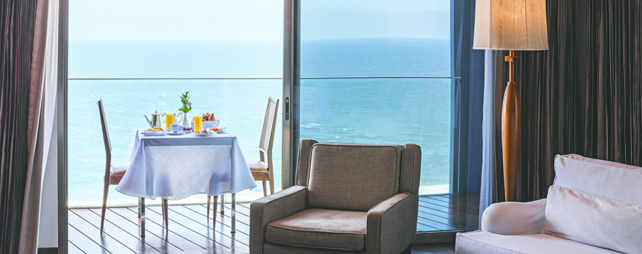 Vista para o mar de um dos quartos do Hotel Fasano Rio, em Ipanema. Foto: Divulgação