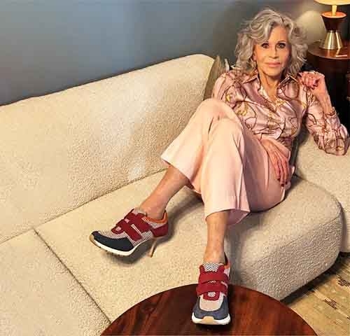 No fim de 1991, Jane Fonda casou-se pela terceira vez. Com Ted Turner, milionário dono da rede de TV CNN, a união durou até 2000. 
 Reprodução: Flipar