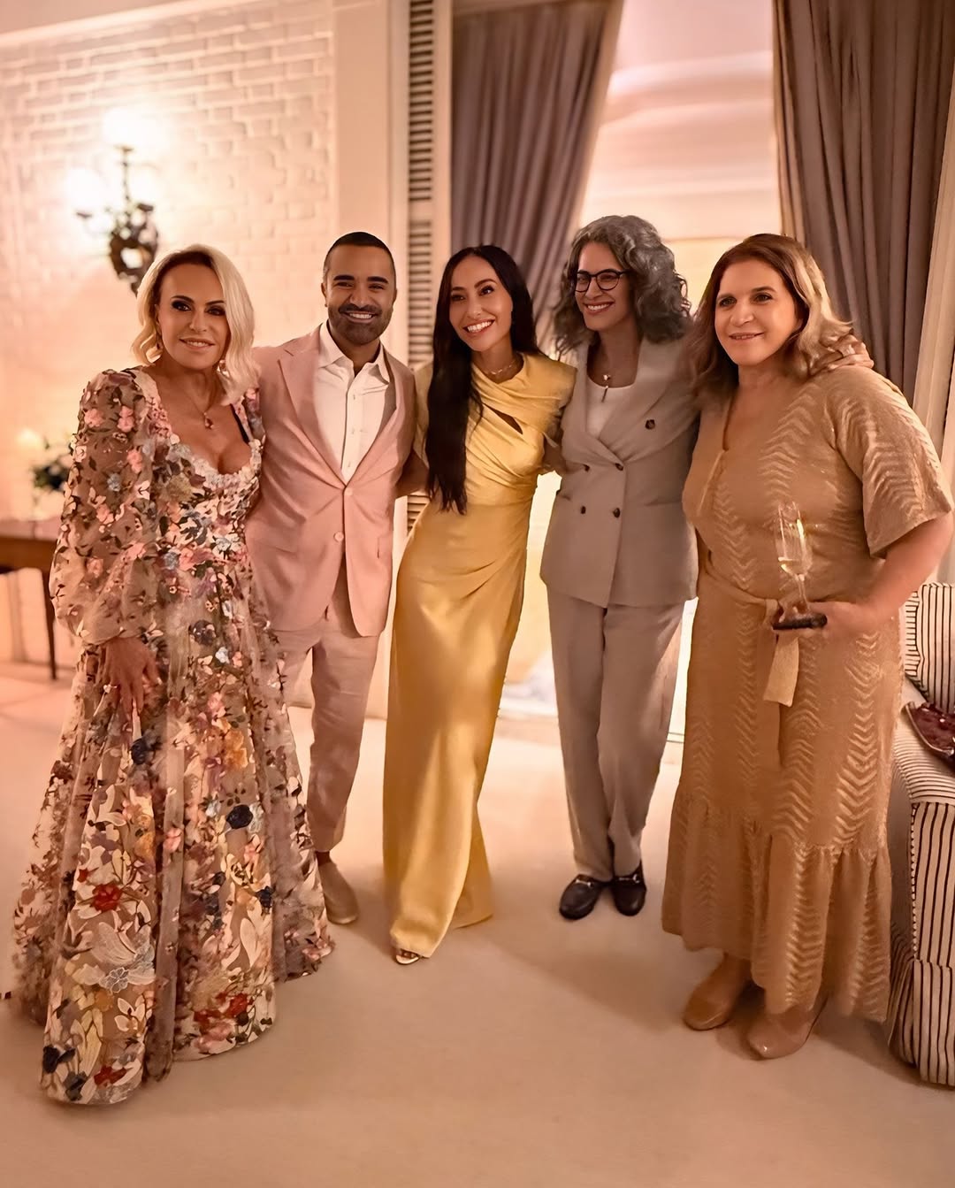 Ana Maria Braga abre álbum de casamento com Fábio Arruda; fotos. Foto: Reprodução
