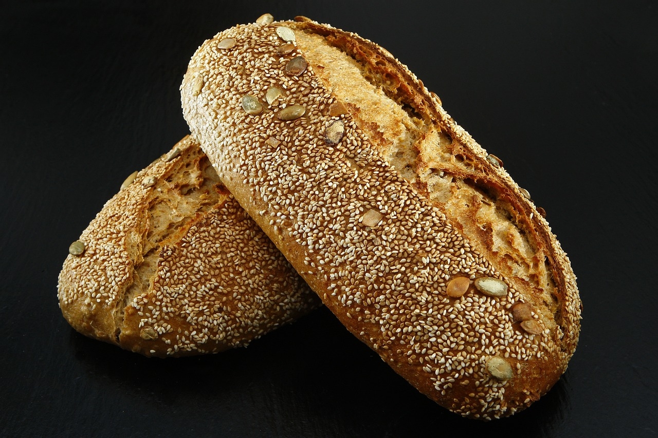 Além do Brasil, o pãozinho francês é popular no Chile, na Região dos Andes da Bolívia e do Peru, na Argentina e no Uruguai. Geralmente vendido com peso de 50 gramas.  Reprodução: Flipar