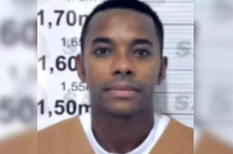 Robinho: Condenado a 9 anos por estupro na Itália. Cumpre pena na Penitenciária 2 de Tremembé (SP) em regime fechado. Foto: Reprodução