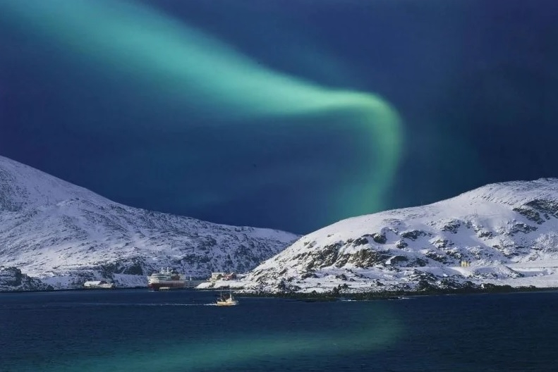 As expedições da Hurtigruten no Mar do Norte têm a presença do astrônomo Tom Kerss, que pode ajudar os viajantes a entender mais da aurora boreal.