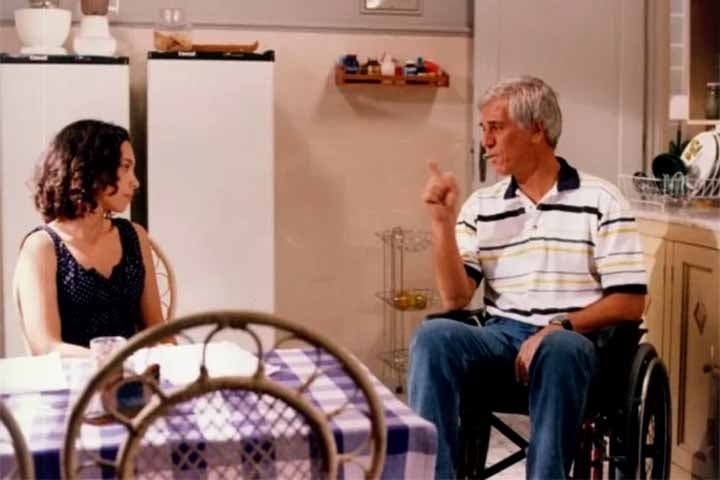 Em seguida, foi o delegado Laíre em “Pedra sobre Pedra” e viveu Ari e o advogado Osmar nas produções “Contos de Verão” e “Pátria Minha”. Outro papel de destaque foi o de Assunção em “História de Amor”. Em “O Amor Está no Ar”, de 1997, interpretou Guima, e no ano seguinte esteve em “Meu Bem Querer” como Inácio. 
 Reprodução: Flipar