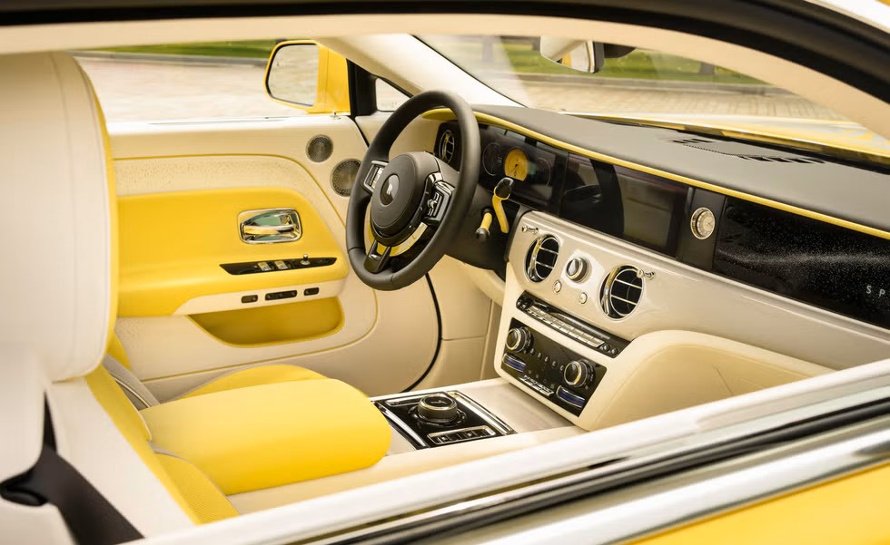 Rolls-Royce Spectre Semaphore tem interior que combina com a parte extrena Divulgação