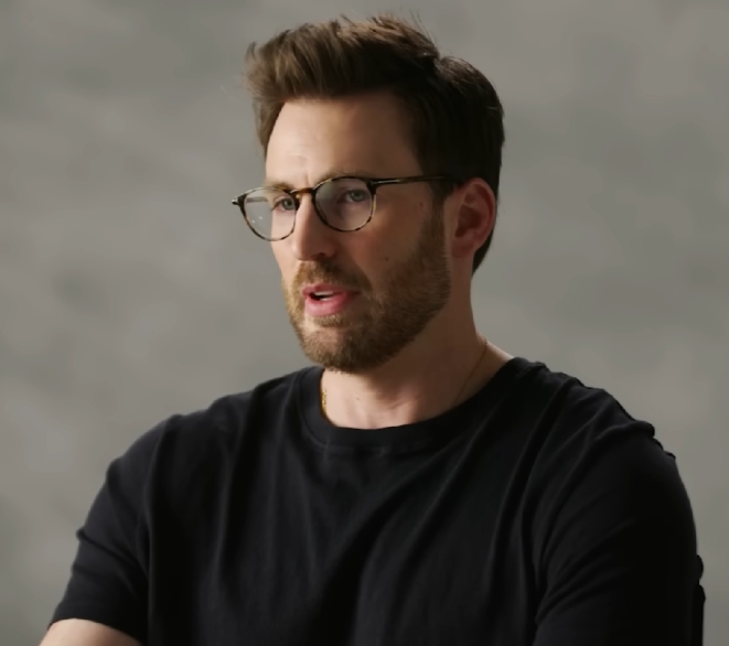 Conhecido por seu papel de Capitão América no Universo Cinematográfico da Marvel, o ato Chris Evans completa 44 anos em 13 de junho. 
 Reprodução: Flipar