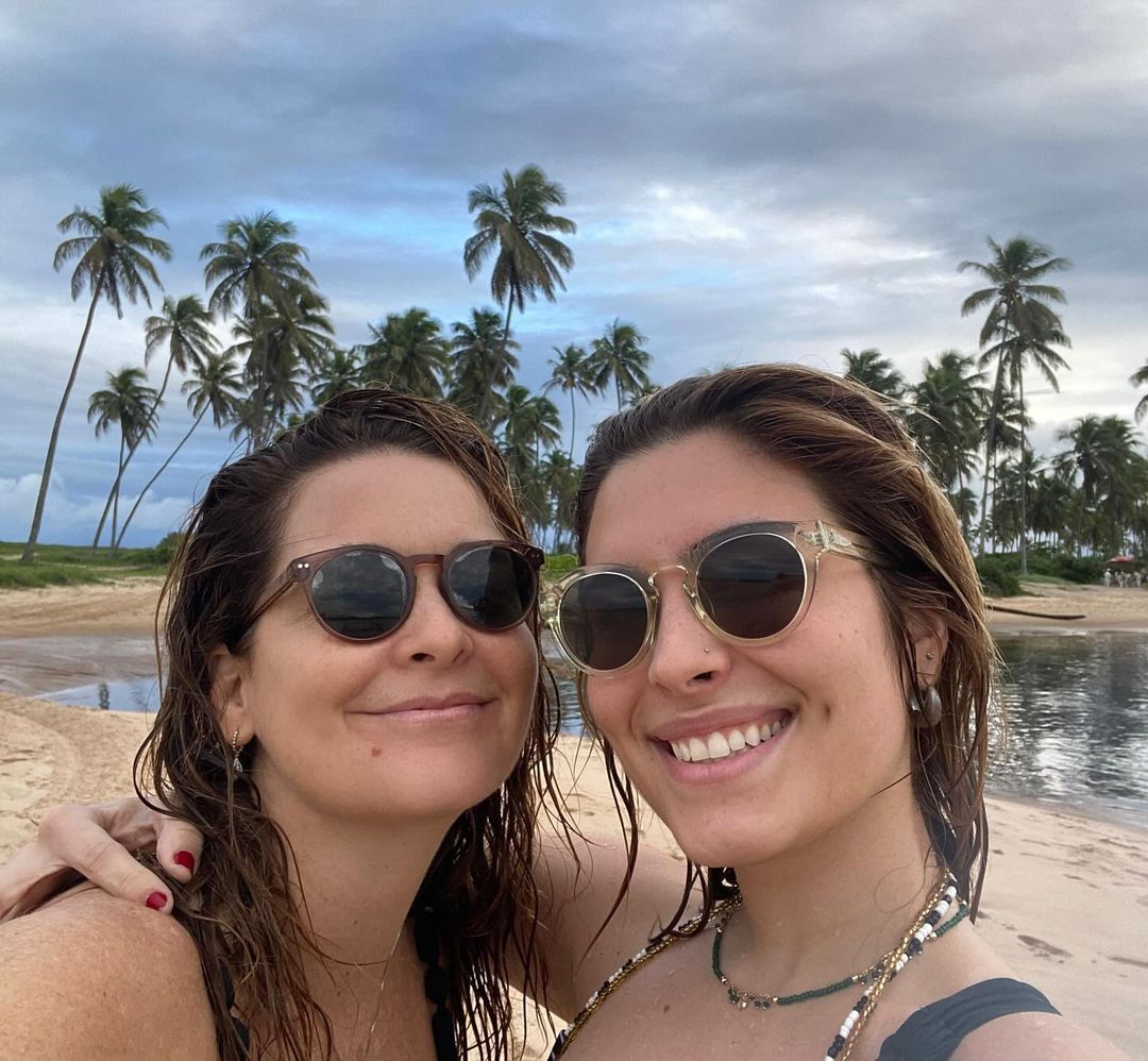 Claudia Abreu em passeio na Bahia com a filha, Maria Maud Reprodução/Instagram