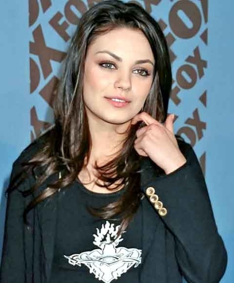 Ela também é conhecida por seu engajamento em causas sociais, incluindo apoio a refugiados e iniciativas de saúde mental.
 Reprodução: Flipar