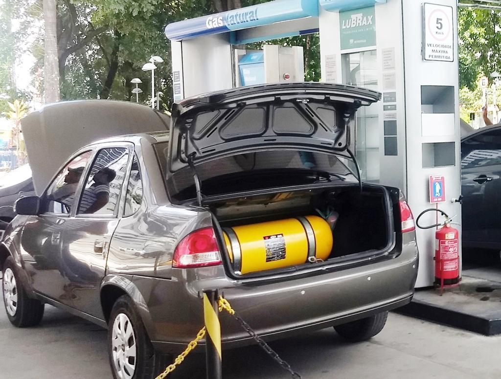 E há perda de potência de cerca de 3% em relação ao motor movido a combustão. Pesando os prós e os contras, é só decidir o que você prefere. Mas cumprindo o principal: tomando as medidas de segurança!  Reprodução: Flipar