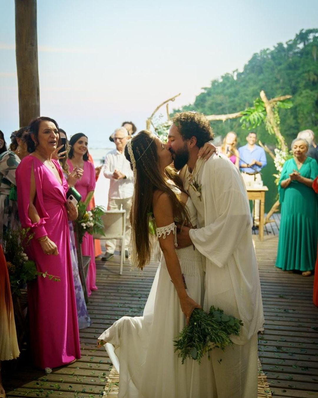 Murilo Couto se casa com Martina Moller em Ubatuba Reprodução/Instagram