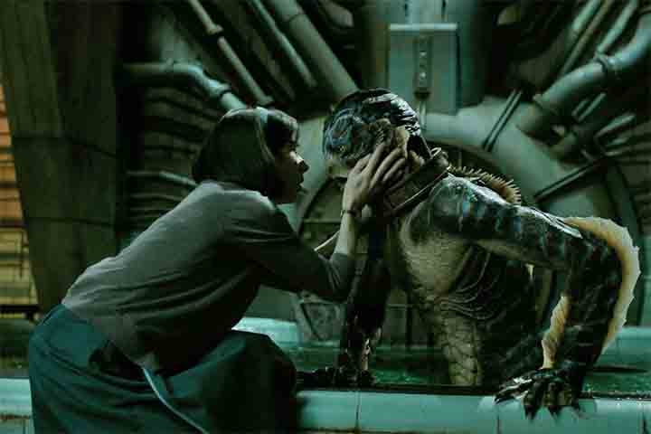 A história de amor entre uma mulher muda e uma criatura aquática sintetiza a visão de mundo de Del Toro: o monstro é sempre o espelho da humanidade, e o amor, sua forma mais revolucionária. 
 Reprodução: Flipar