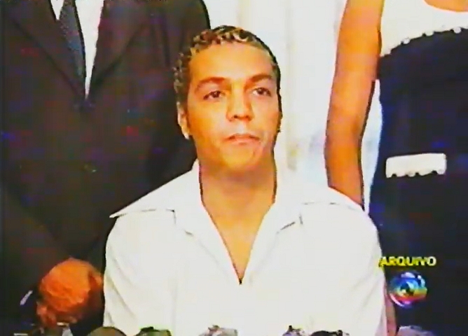 Em novembro de 2004, Belo foi preso novamente, em sua casa, no Rio de Janeiro, após ter sido condenado a oito anos de cadeia. Ele estava escondido em um quarto com paredes falsas. Reprodução: Flipar