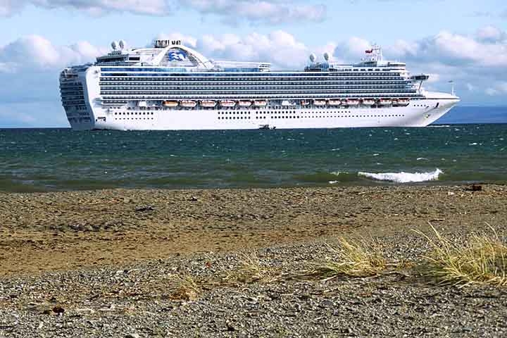 Punta Arenas, Chile: Situada no estreito de Magalhães, Punta Arenas é uma escala para cruzeiros que exploram as paisagens austrais da Patagônia chilena.
 Reprodução: Flipar