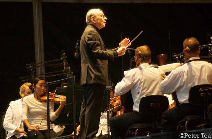 Ennio deixou um legado de músicas marcantes, como no filme “Cinema Paradiso”. Recebeu um Oscar pelo conjunto da obra em 2007. E foi contemplado com Oscar de Melhor Trilha Sonora em 2016, pelo filme “Os Oito Odiados”. Reprodução: Flipar