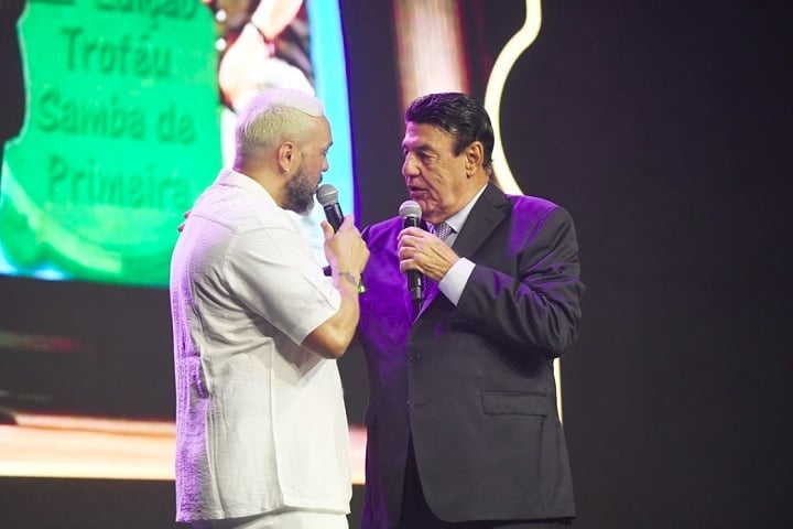 No início do ano, durante a festa de 80 anos de Jorge Perlingeiro, ex-presidente da Liesa e padrinho do casamento de Belo com Gracyanne, o cantor foi questionado pelo anfitrião se iria se casar de novo. Reprodução: Flipar