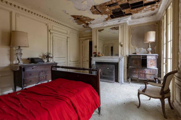 Quarto da mansão. Foto: Reprodução/ Abandoned Southeast 