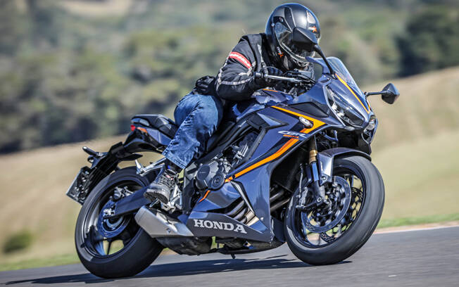 O novo farol duplo tem inspiração na superesportiva Honda CBR 1000RR Fireblade. Foto: Divulgação