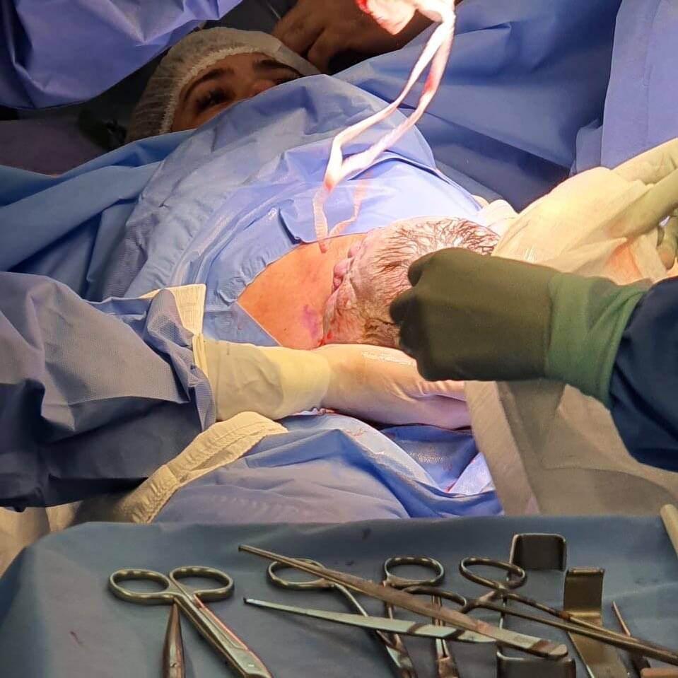 Em menos de 24 horas Tata Werneck fez uma gama de postagens com sua filha. Foto: Reprodução / Instagram