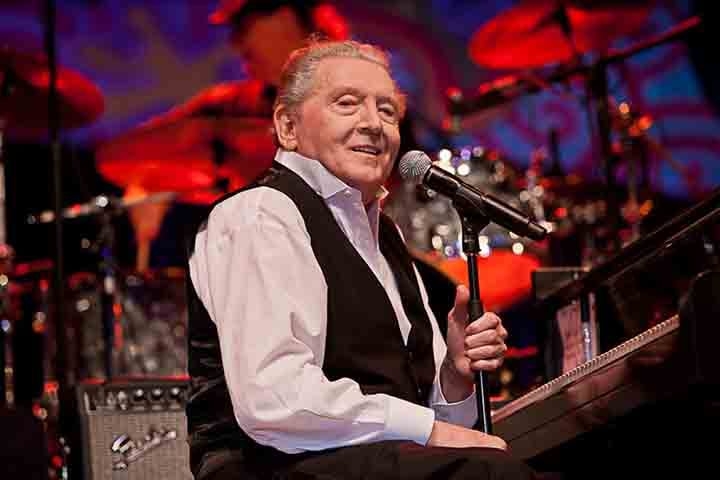 Ainda assim, ele permaneceu em atividade mesmo em idade avançada. Em 2019, sofreu um derrame que limitou suas apresentações, mas sua imagem de “último sobrevivente da era dourada do rock” seguia intacta.
 Reprodução: Flipar