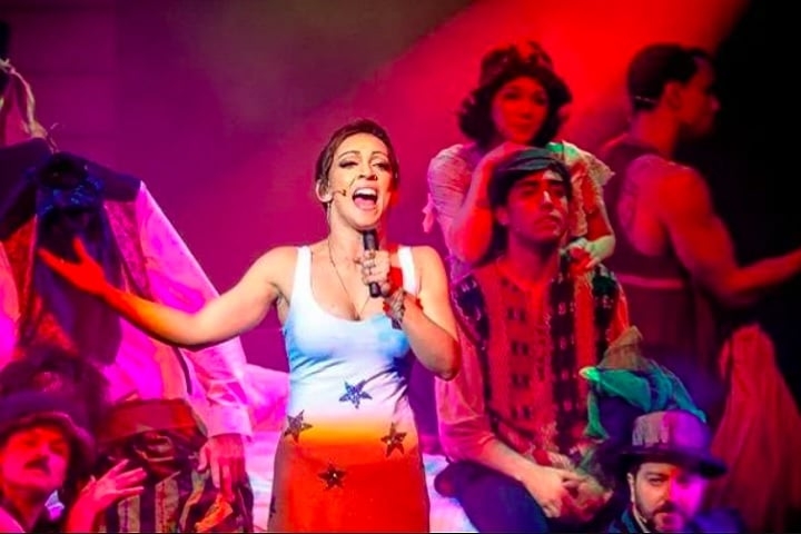 O espetáculo explora a vida da lendária Elis Regina, uma das maiores referências da música brasileira. Reprodução: Flipar