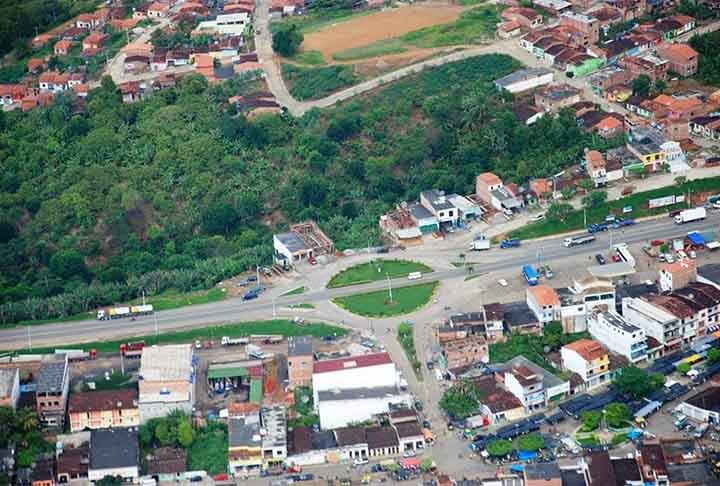 E a Bahia tem uma cidade chamada Presidente Tancredo Neves, com cerca  de 30 mil habitantes. Reprodução: Flipar