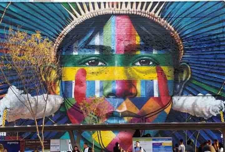 Um dos maiores expoentes da arte do grafite no Brasil atualmente é o paulistano Eduardo Kobra, que hoje se define como muralista.  Reprodução: Flipar