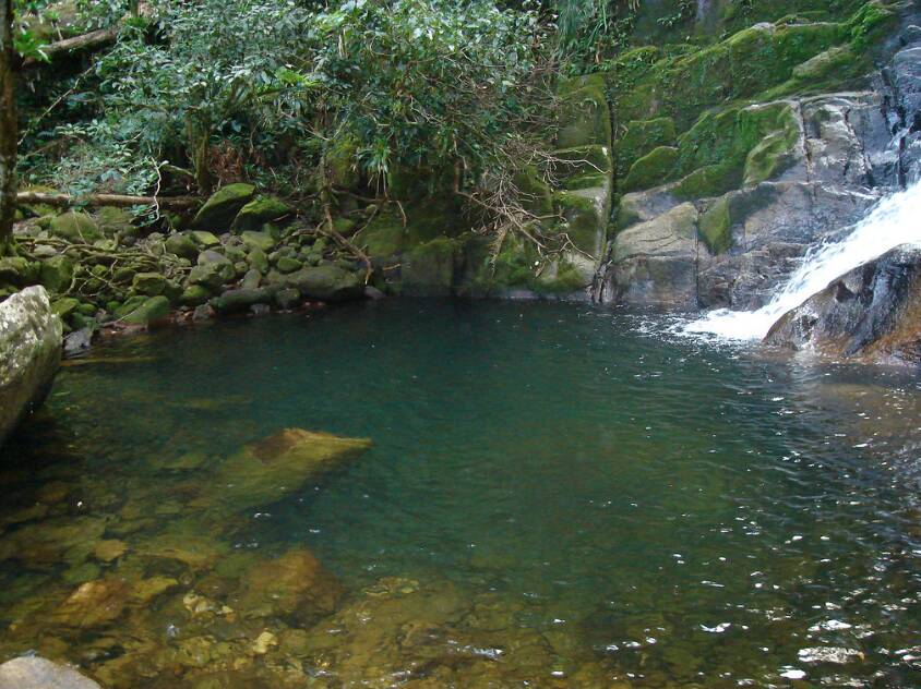 A cachoeira grande fica na Ilha do Cardoso, local integrado à Cananéia. Foto: Reprodução/ Prefeitura de Cananéia