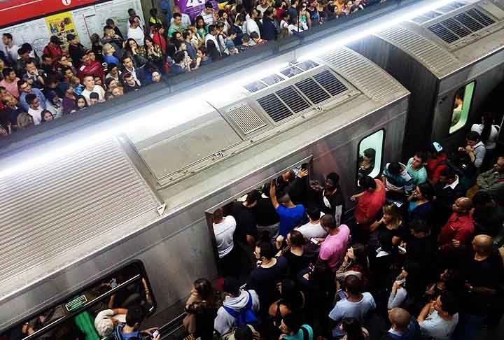 Segundo especialistas, apesar da expansão nesses 50 anos a extensão atual do metrô está muito aquém das necessidades da metrópole paulista. Para atender toda a população a estimativa é de que seria necessária uma malha até seis vezes maior.

 Reprodução: Flipar