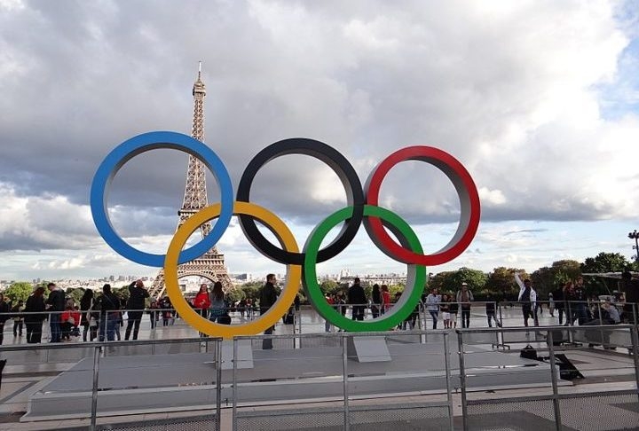 A troca temporária foi feita para celebrar o sucesso da competição na capital francesa.  Reprodução: Flipar