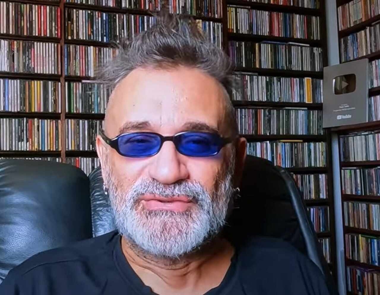 Ele já fez críticas contundentes a artistas de grande visibilidade, como Zé Vaqueiro. Em quadro do seu programa intitulado “Para que serve?”, ele detonou o artista do estilo piseiro: “Canta como se tivesse treze ostras na garganta”. 
 Reprodução: Flipar