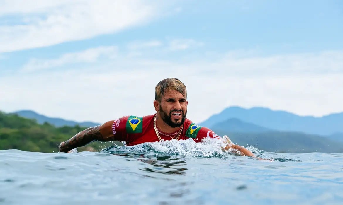 Italo Ferreira - Primeiro medalhista de ouro do surfe olímpico, em Tóquio 2020, Italo é o terceiro representante brasileiro dono de um título mundial, conquistado em 2019. Divulgação/WSL
