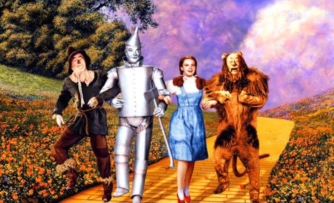 #2. “O Mágico de Oz” (1939): Essa fábula do diretor Victor Fleming chamou a atenção de todos na época em que foi lançado por utilizar uma técnica conhecida como “Technicolor”, um processo que deixava as cores do filme mais vivas. Reprodução: Flipar