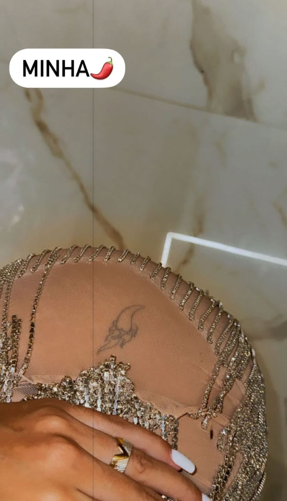 Com vestido transparente, Bia Miranda exibiu tatuagem no bumbum Reprodução/Instagram - 08.03.2024