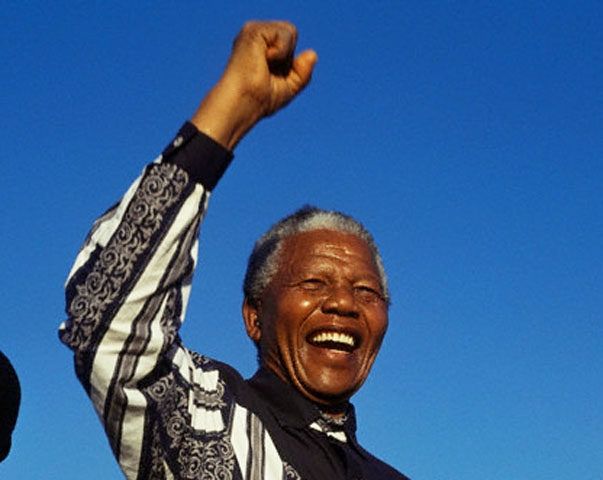 Há 30 anos, com o fim do regime de segregação racial instaurado em 1948, a África do Sul experimentou a sua primeira eleição democrática. Em 27 de abril de 1994, o país escreveu um novo capítulo de sua história ao eleger Nelson Mandela como presidente.