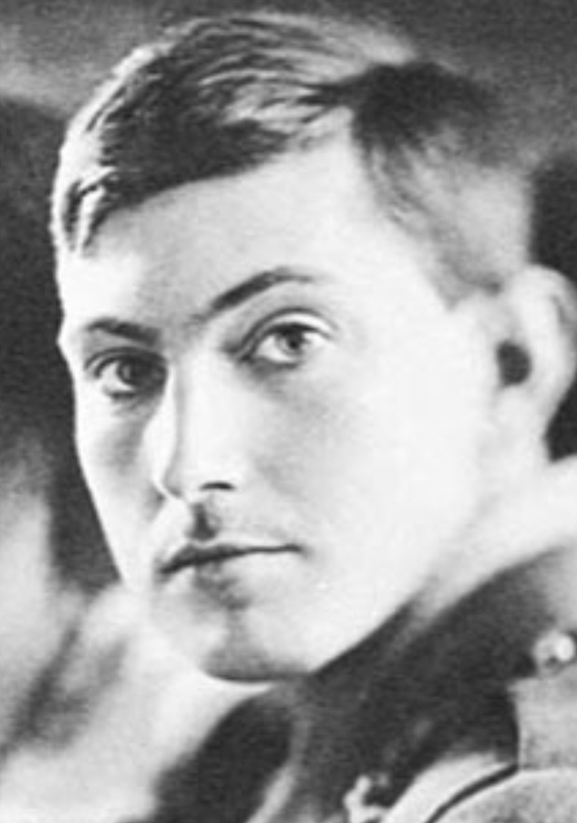 Andrew estava com o amigo George Mallory em junho de 1924 numa expedição para conquistar a montanha. Eles foram pegos por uma avalanche. O corpo de Mallory (foto) foi achado em 1999, mas Irvine continuou sumido. Reprodução: Flipar