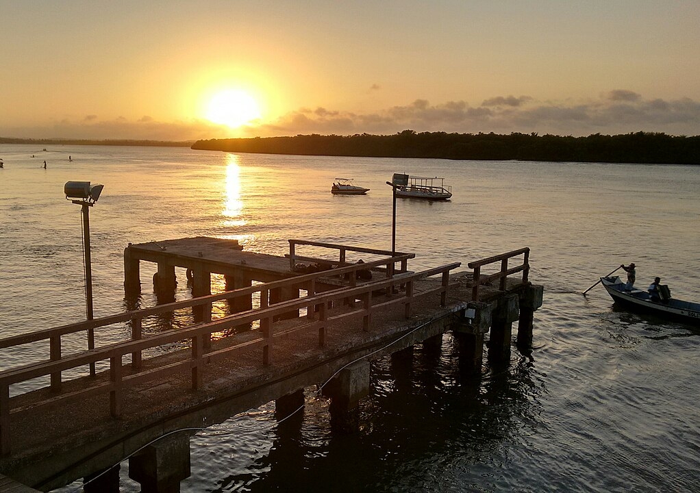 A orla Pôr do Sol é um local de encontro famoso. Ali embarcam e desembarcam pessoas que gostam de passeios de barco. Reprodução: Flipar