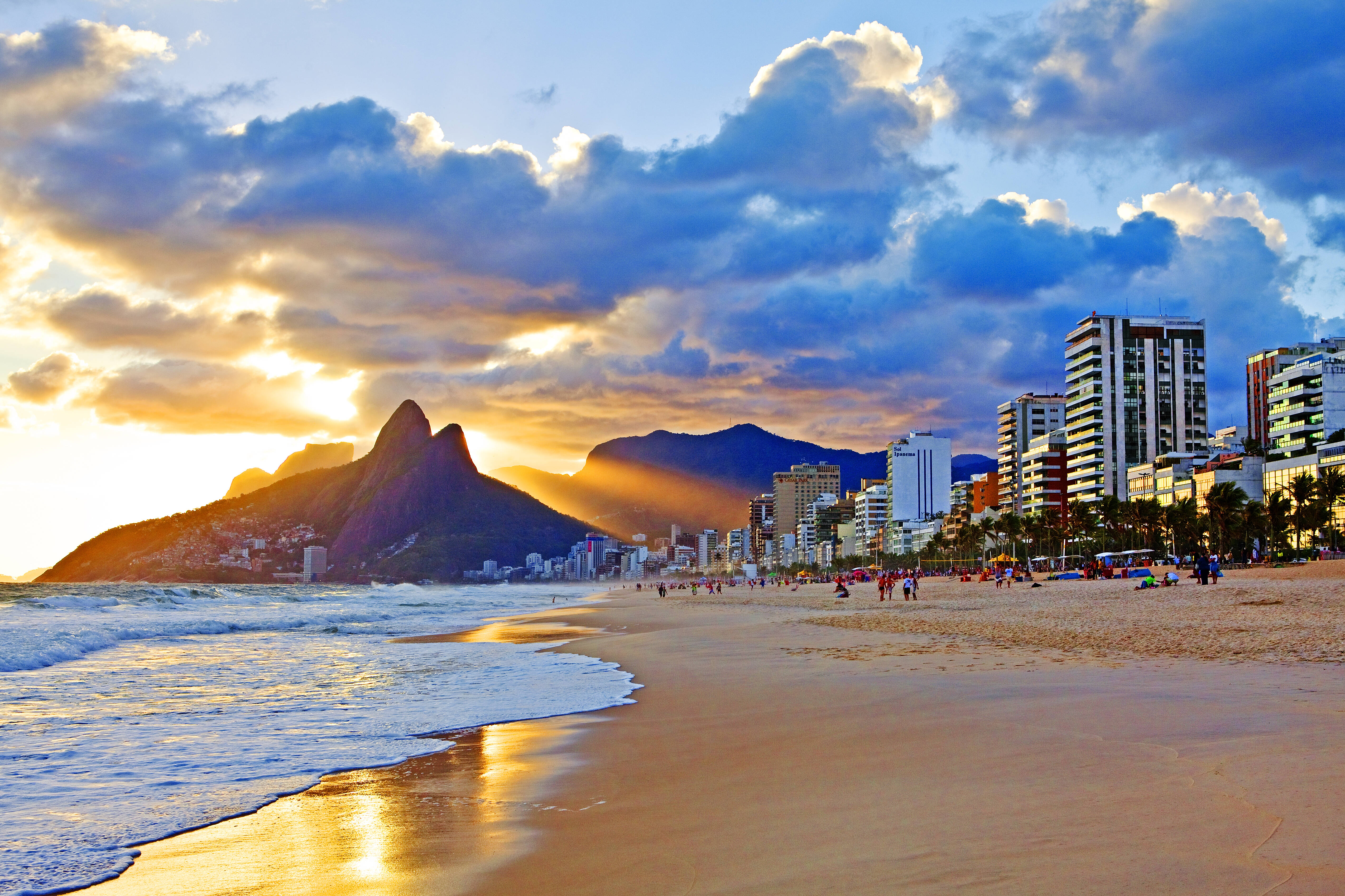 Imortalizada nas canções da bossa nova, a praia de Ipanema é visita obrigatória. Foto: Getty Images