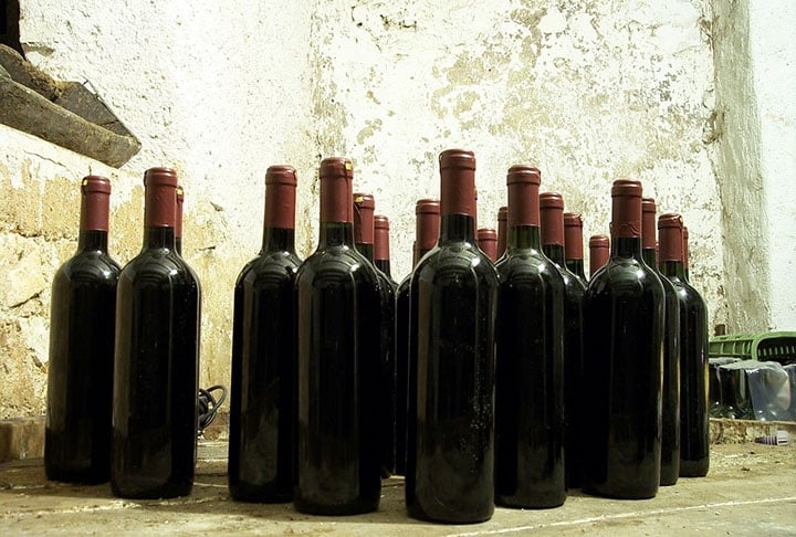O escolhido foi um vinho que custa 2,79 euros ( cerca de 15 reais).  Reprodução: Flipar